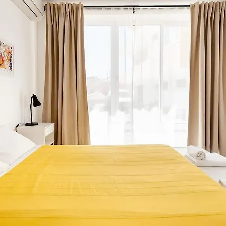 Garden - Free Parking Apartment *