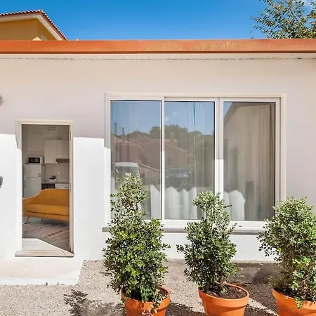 Garden - Free Parking *